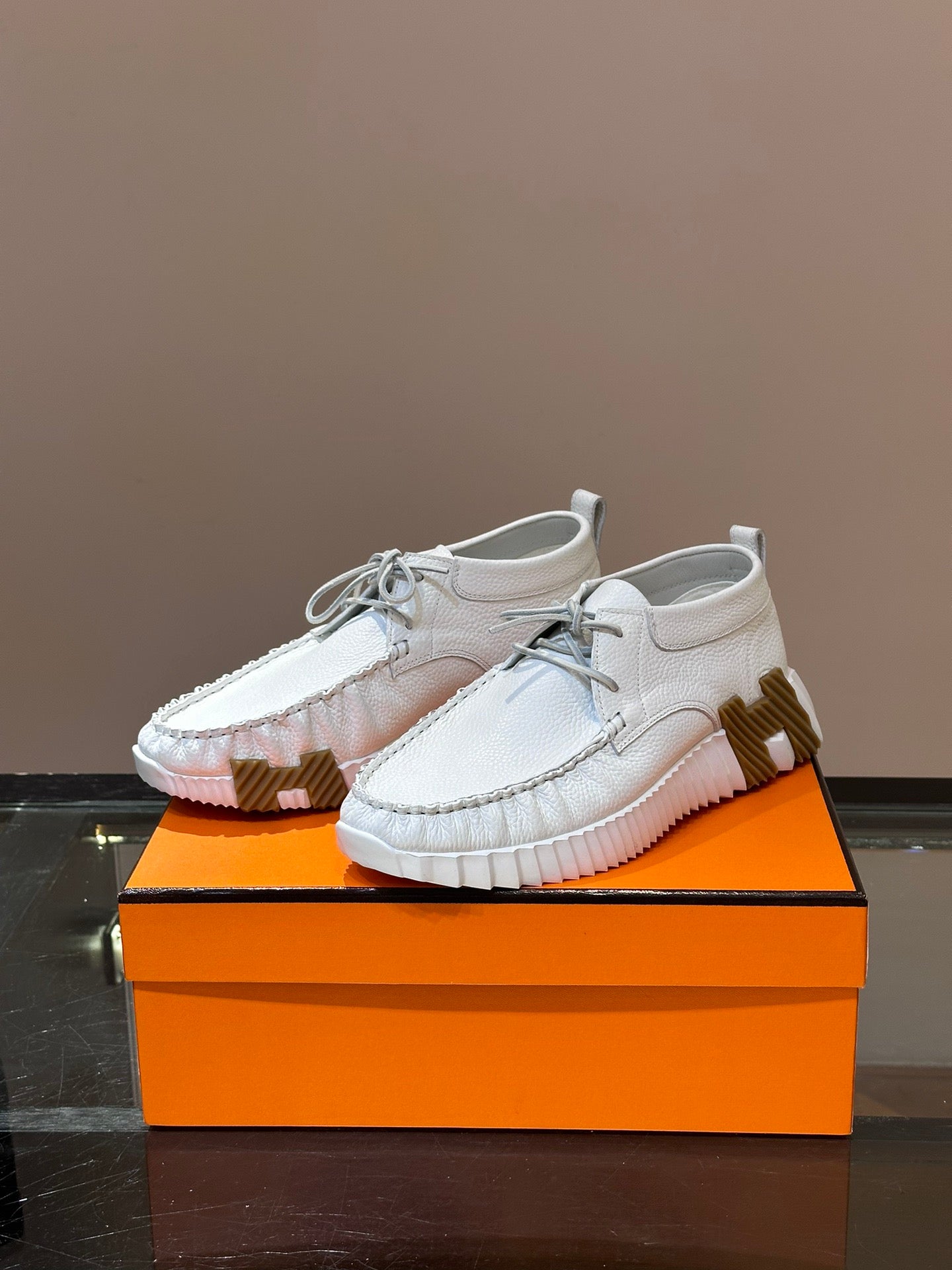 HERMES Bouncing sneaker shoes (VARIOS)