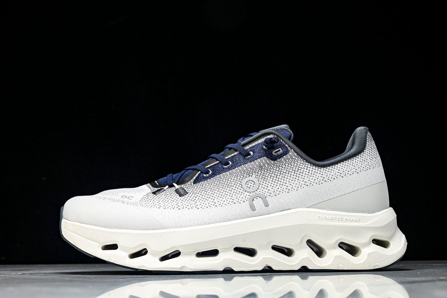 ON CLOUDTILT (Varios)