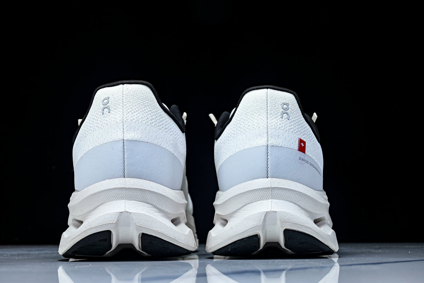 ON CLOUDTILT (Varios)