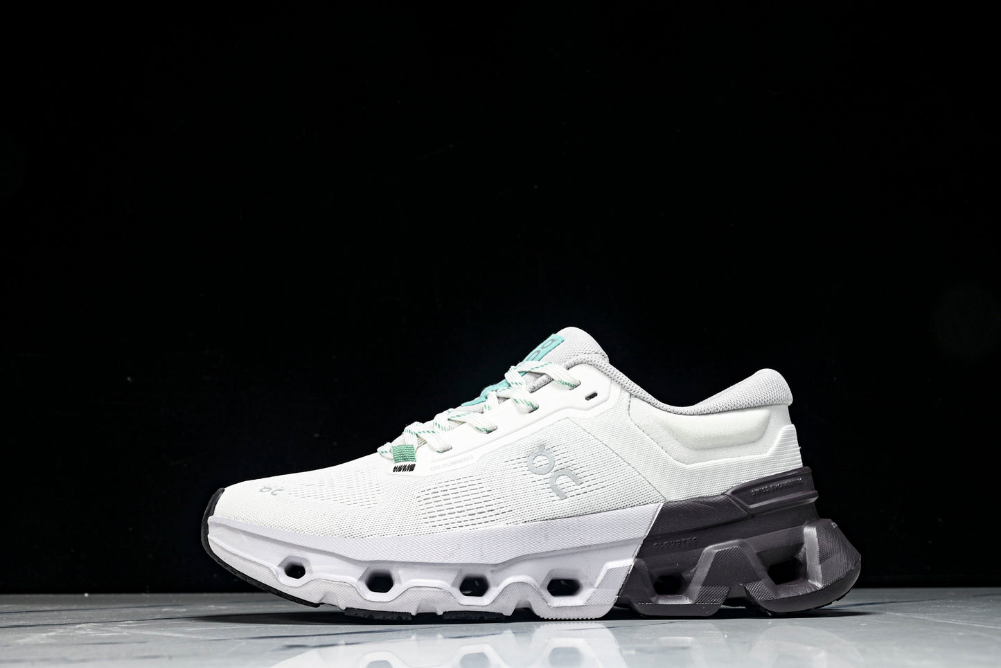 ON CLOUDFLAYER5 (Varios)