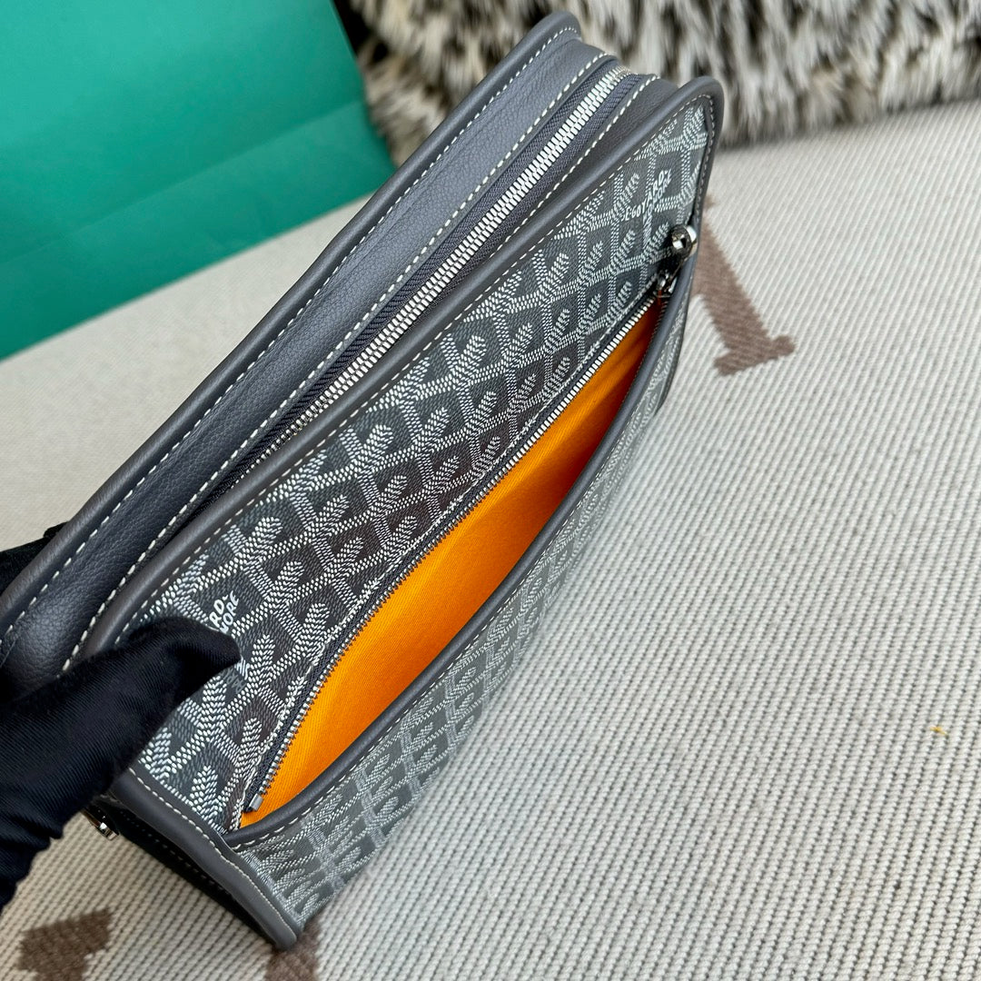 GOYARD Goyardine Canvas Jouvence MM Toiletry Pouch (VARIOS)
