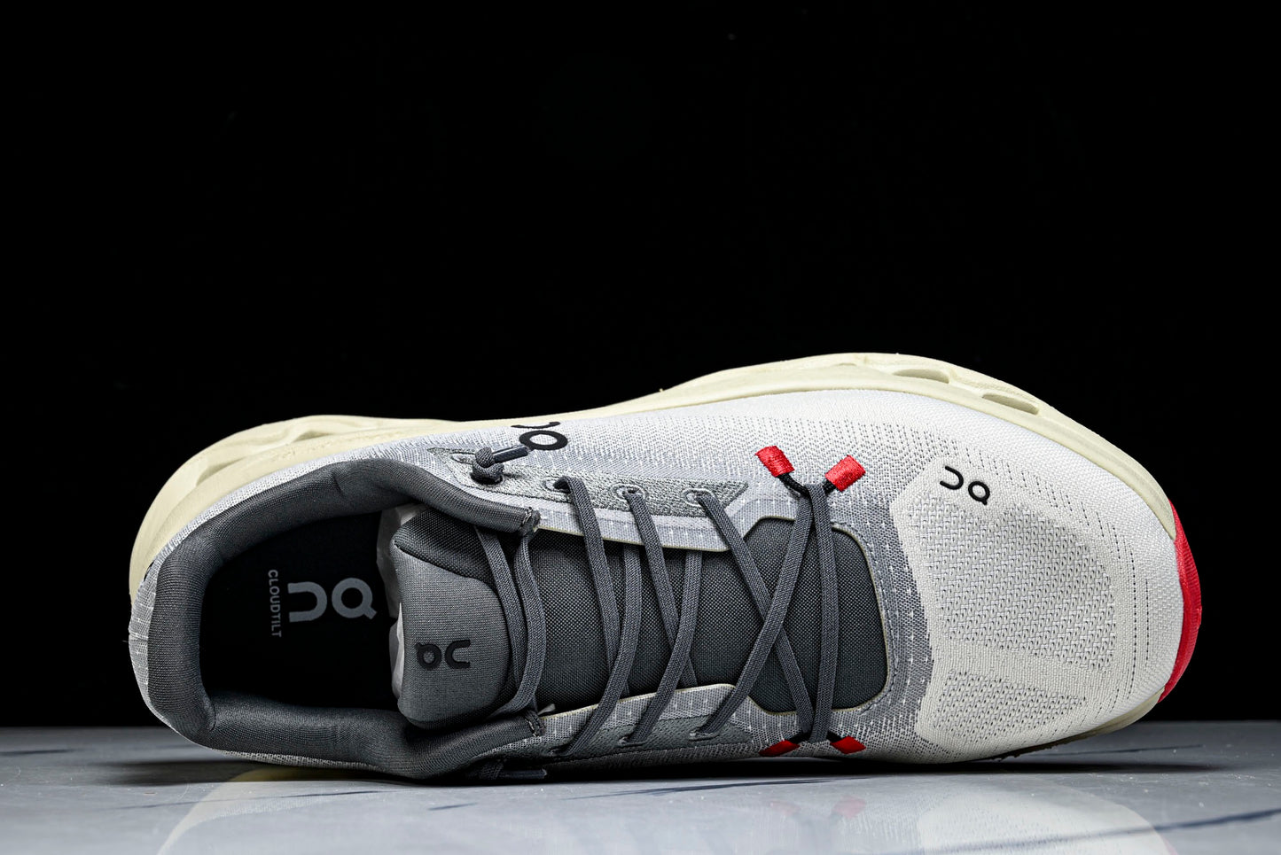 ON CLOUDTILT (Varios)