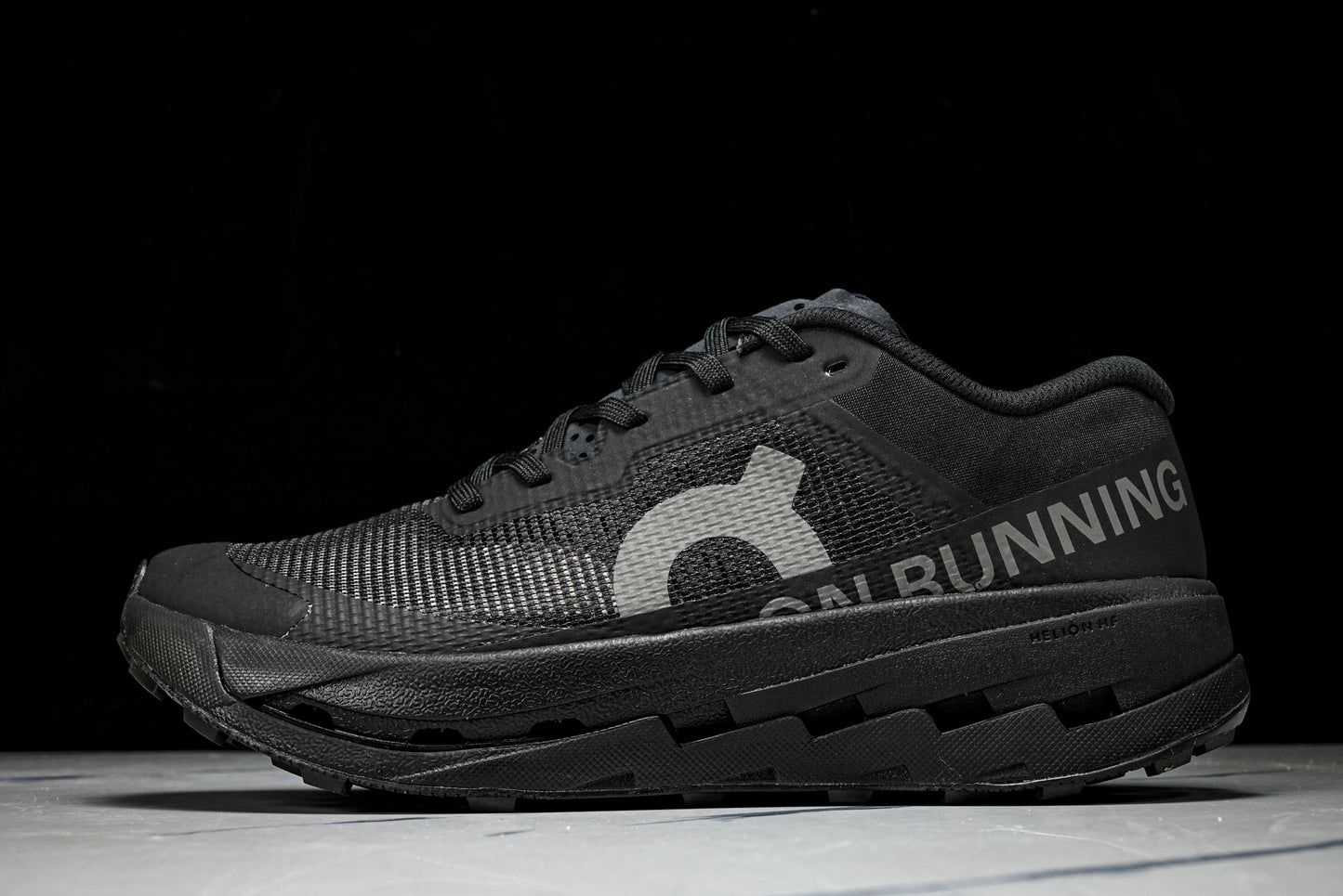 ON CLOUDMONSTER (Varios)