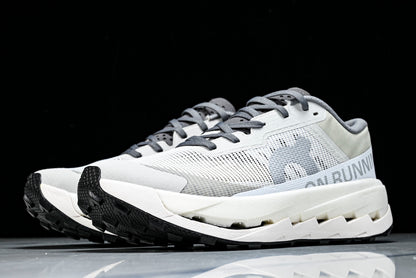 ON CLOUDMONSTER (Varios)