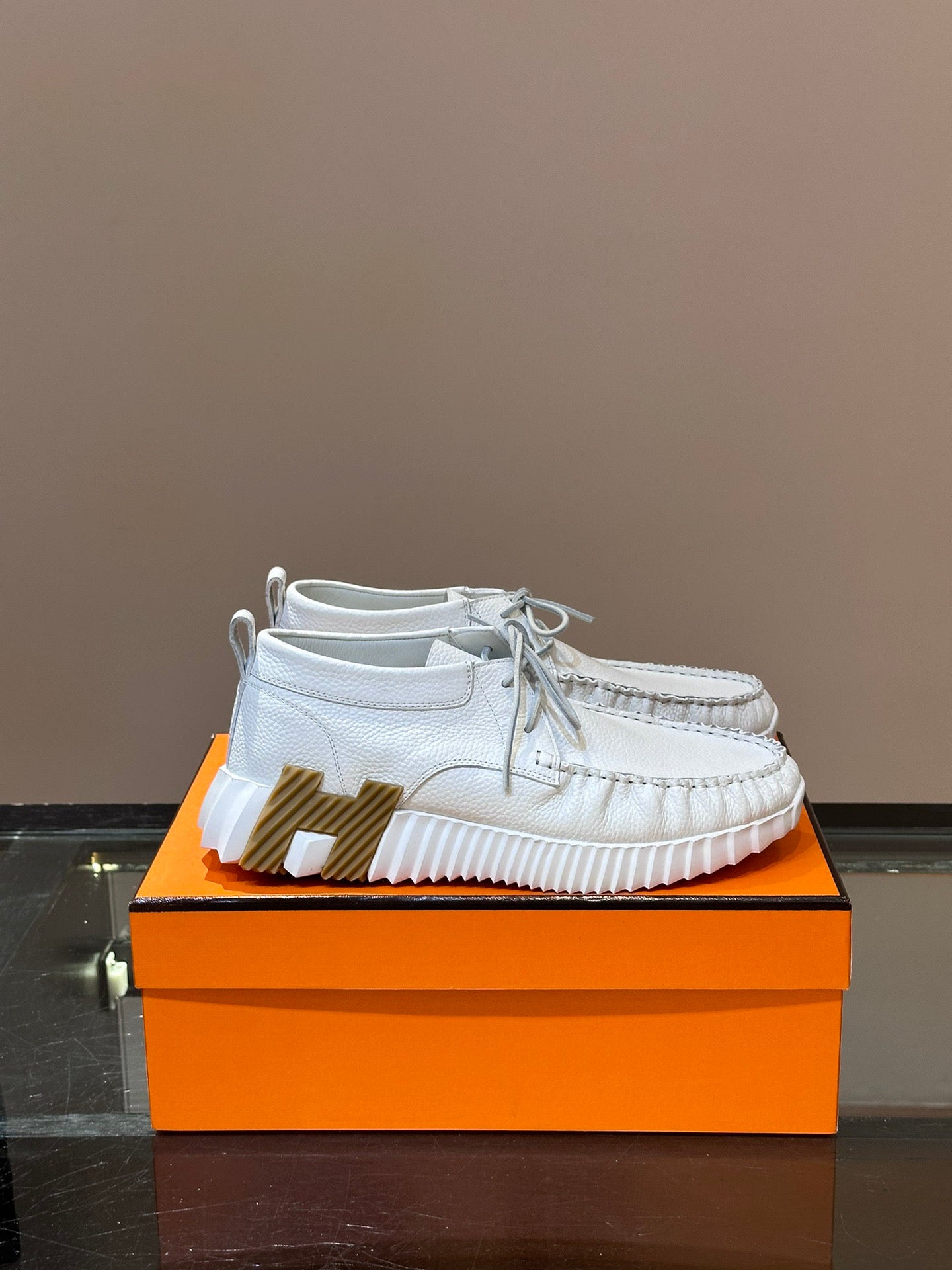 HERMES Bouncing sneaker shoes (VARIOS)