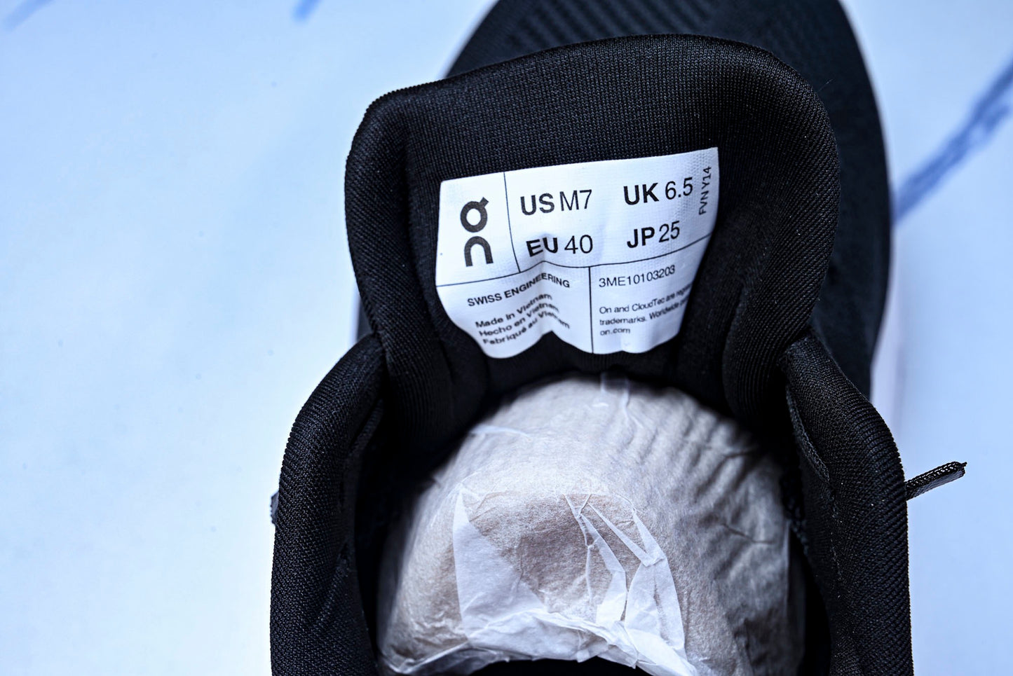 ON CLOUDTILT (Varios)