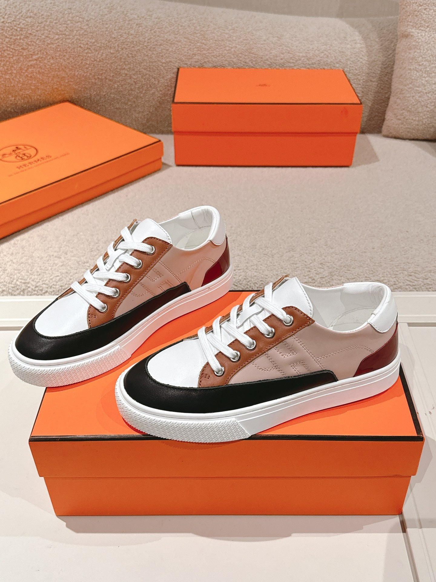 HERMES Deep Sneakers