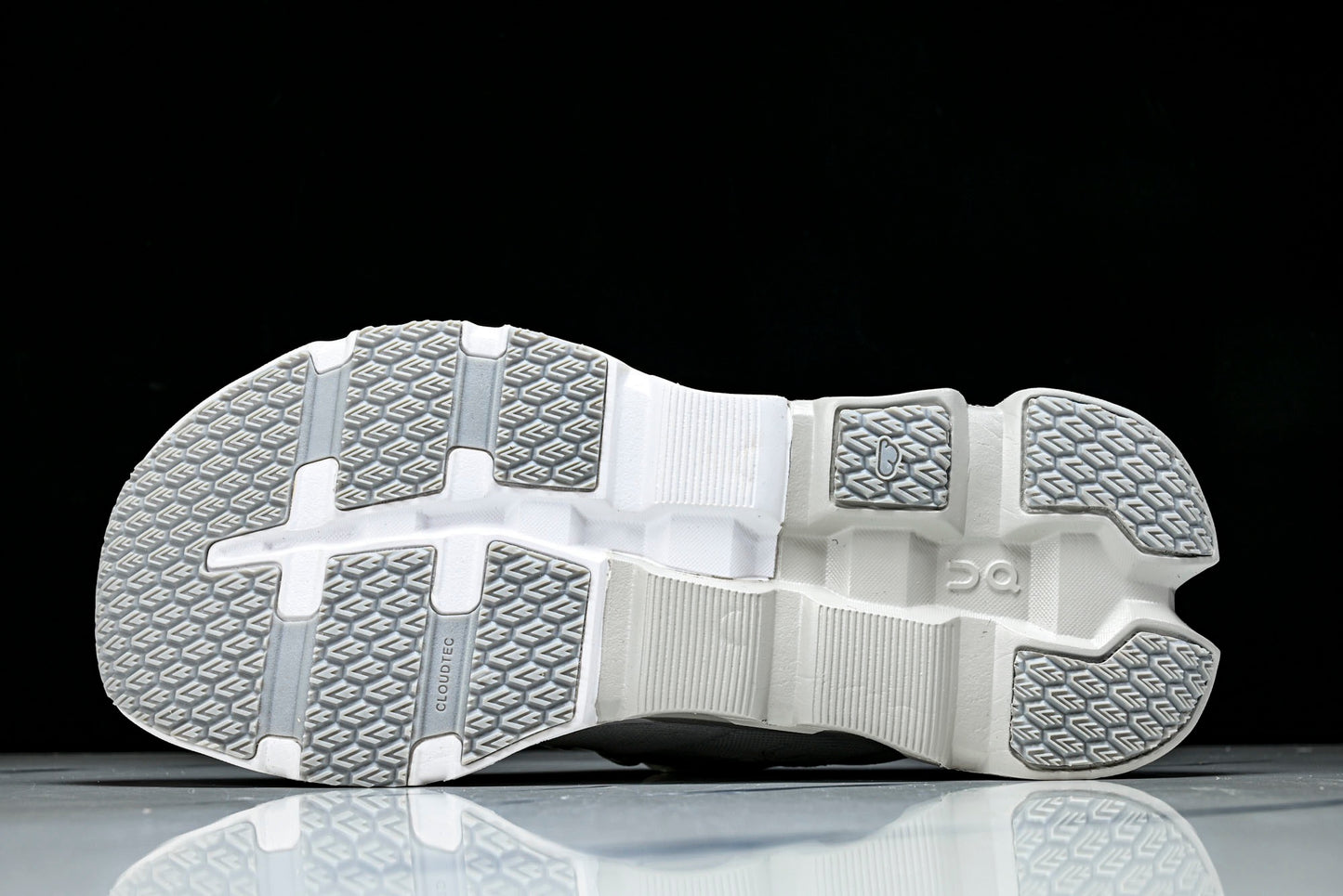 ON CLOUDFLAYER5 (Varios)