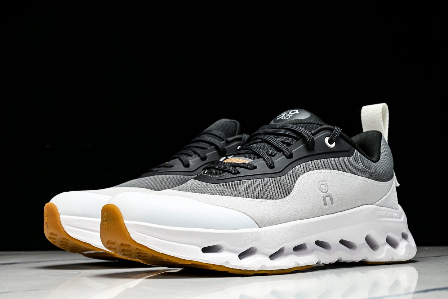 ON CLOUDTILT 2.0 x LOEWE (Varios)