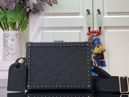 LV Clutch Box M12876
