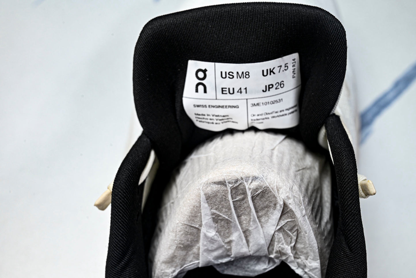 ON CLOUDTILT (Varios)