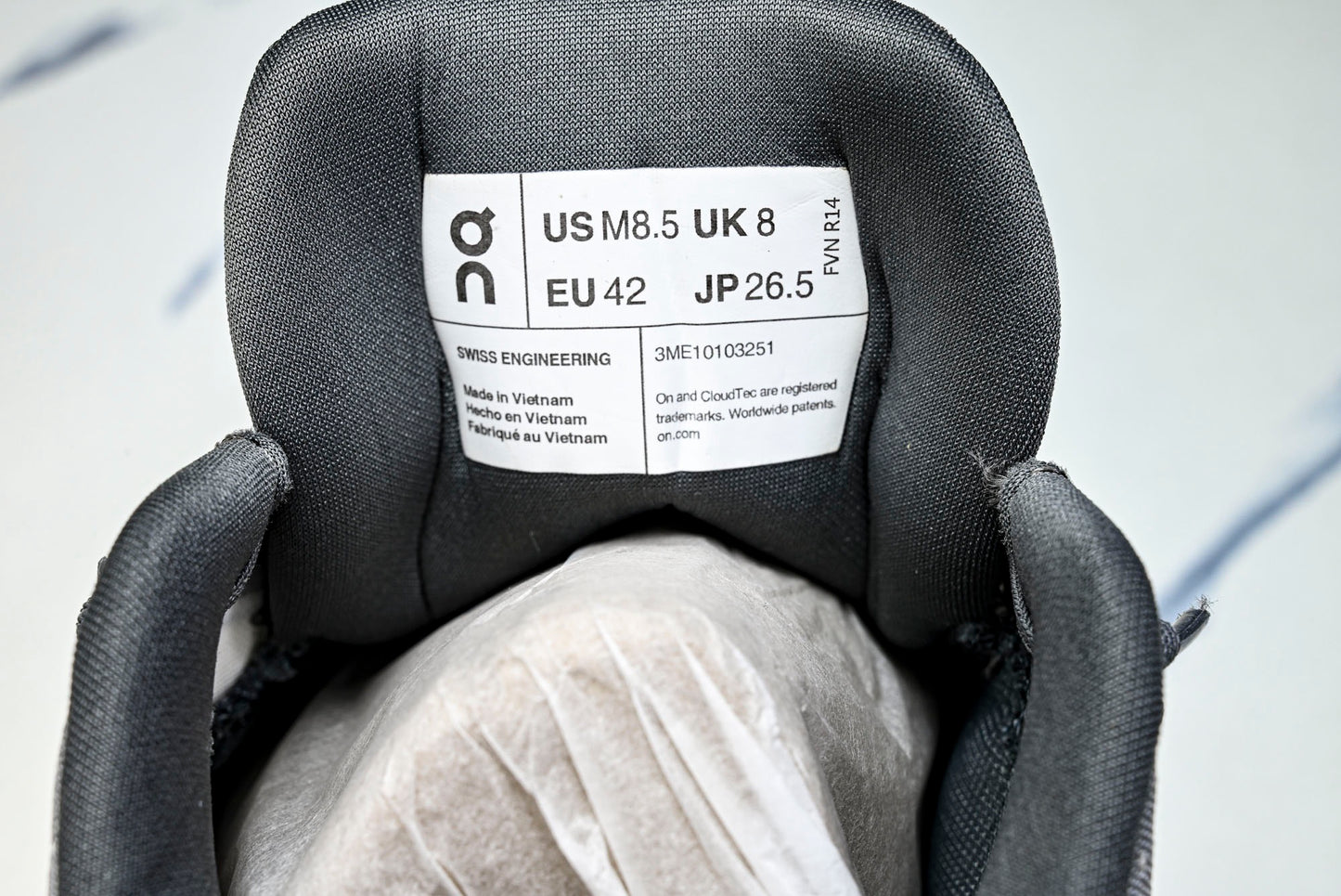 ON CLOUDTILT (Varios)