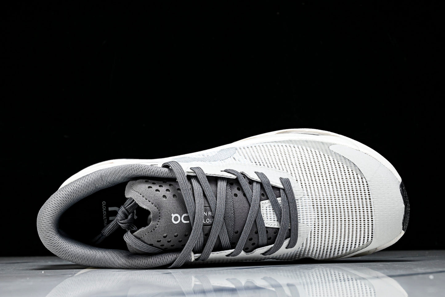 ON CLOUDMONSTER (Varios)