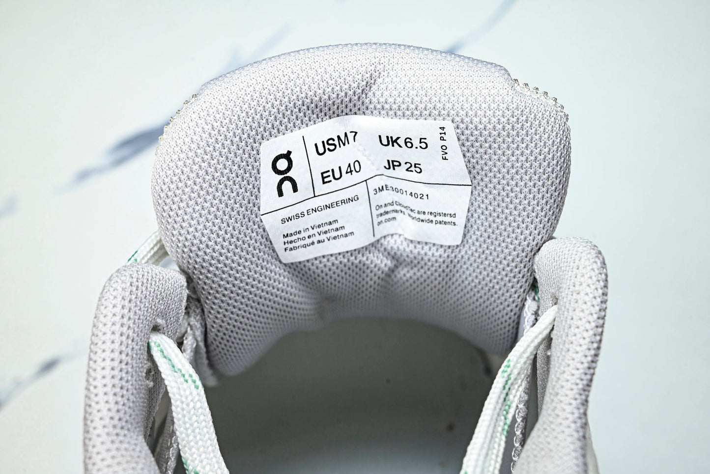 ON CLOUDFLAYER5 (Varios)