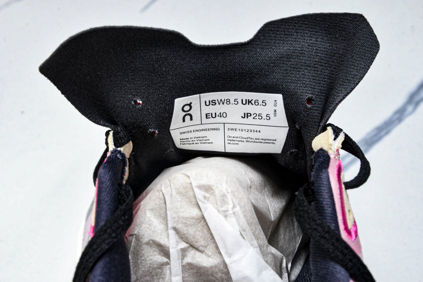 ON CLOUDMONSTER (Varios)