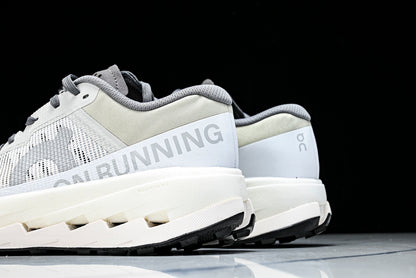 ON CLOUDMONSTER (Varios)