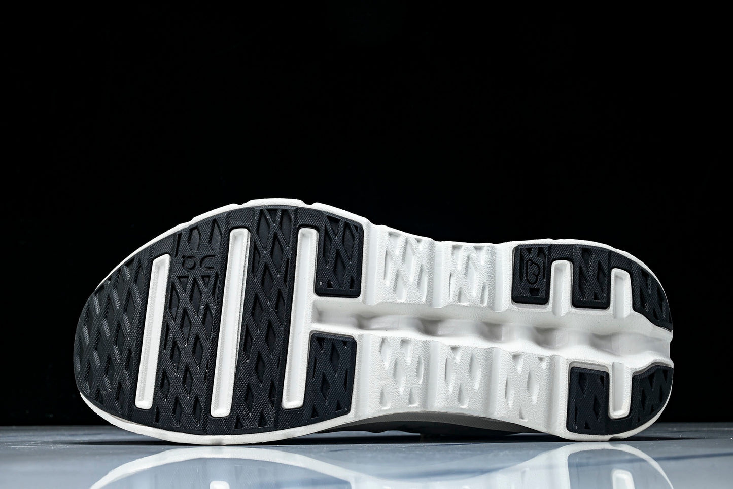 ON CLOUDTILT (Varios)