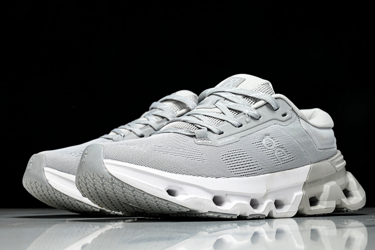 ON CLOUDFLAYER5 (Varios)