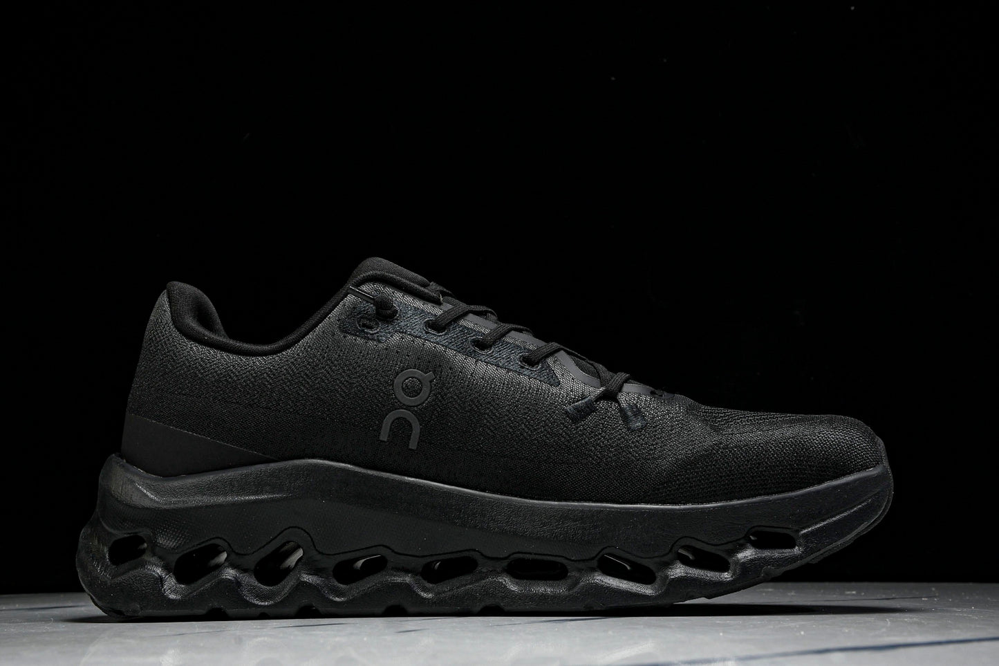 ON CLOUDTILT (Varios)