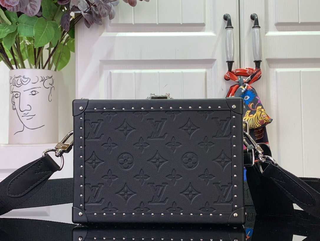 LV Clutch Box M12876