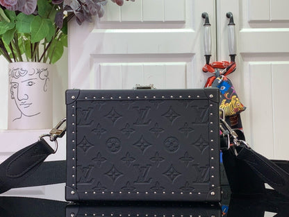 LV Clutch Box M12876