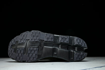 ON CLOUDMONSTER (Varios)