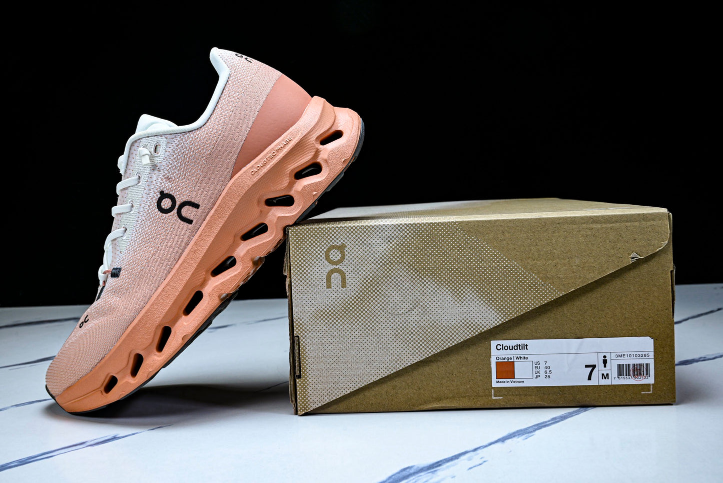 ON CLOUDTILT (Varios)