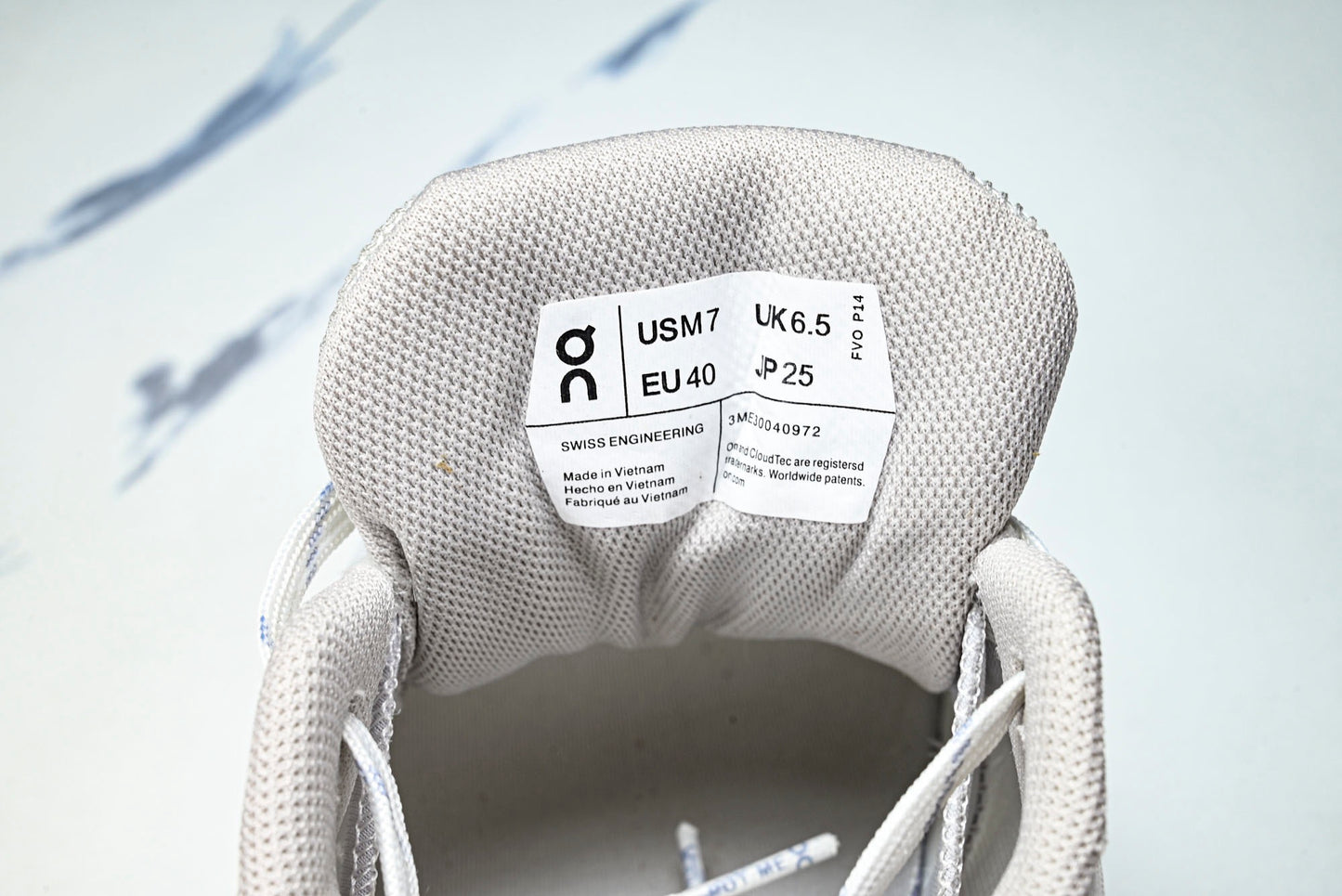 ON CLOUDFLAYER5 (Varios)