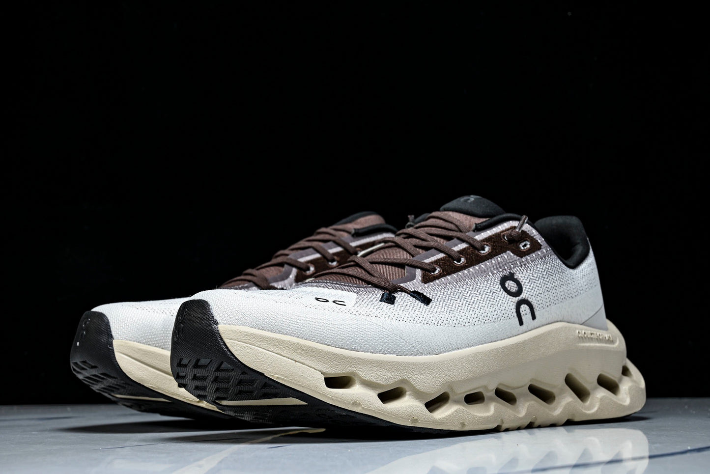 ON CLOUDTILT (Varios)