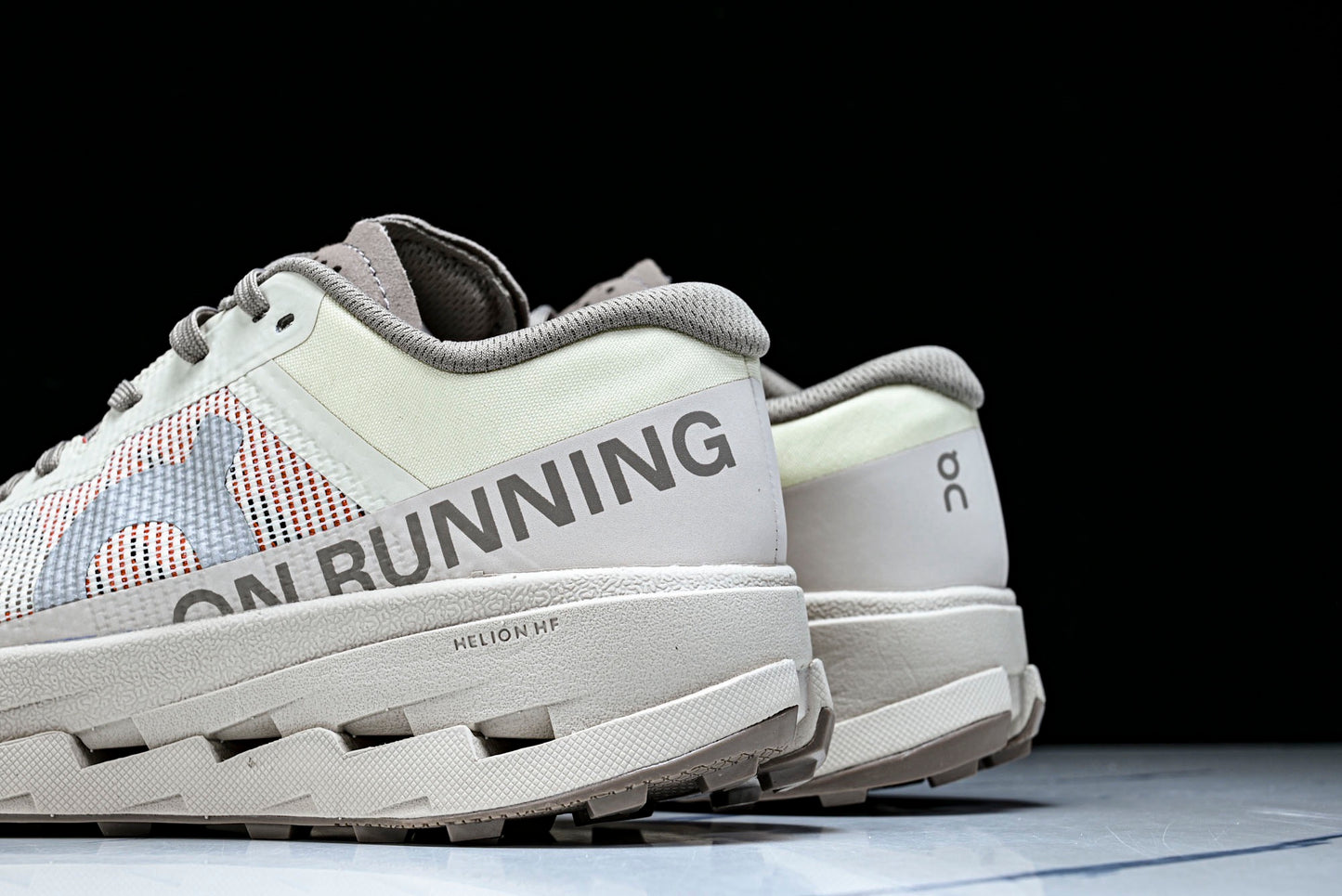 ON CLOUDMONSTER (Varios)