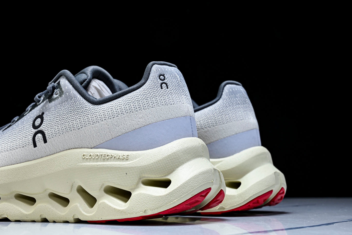 ON CLOUDTILT (Varios)