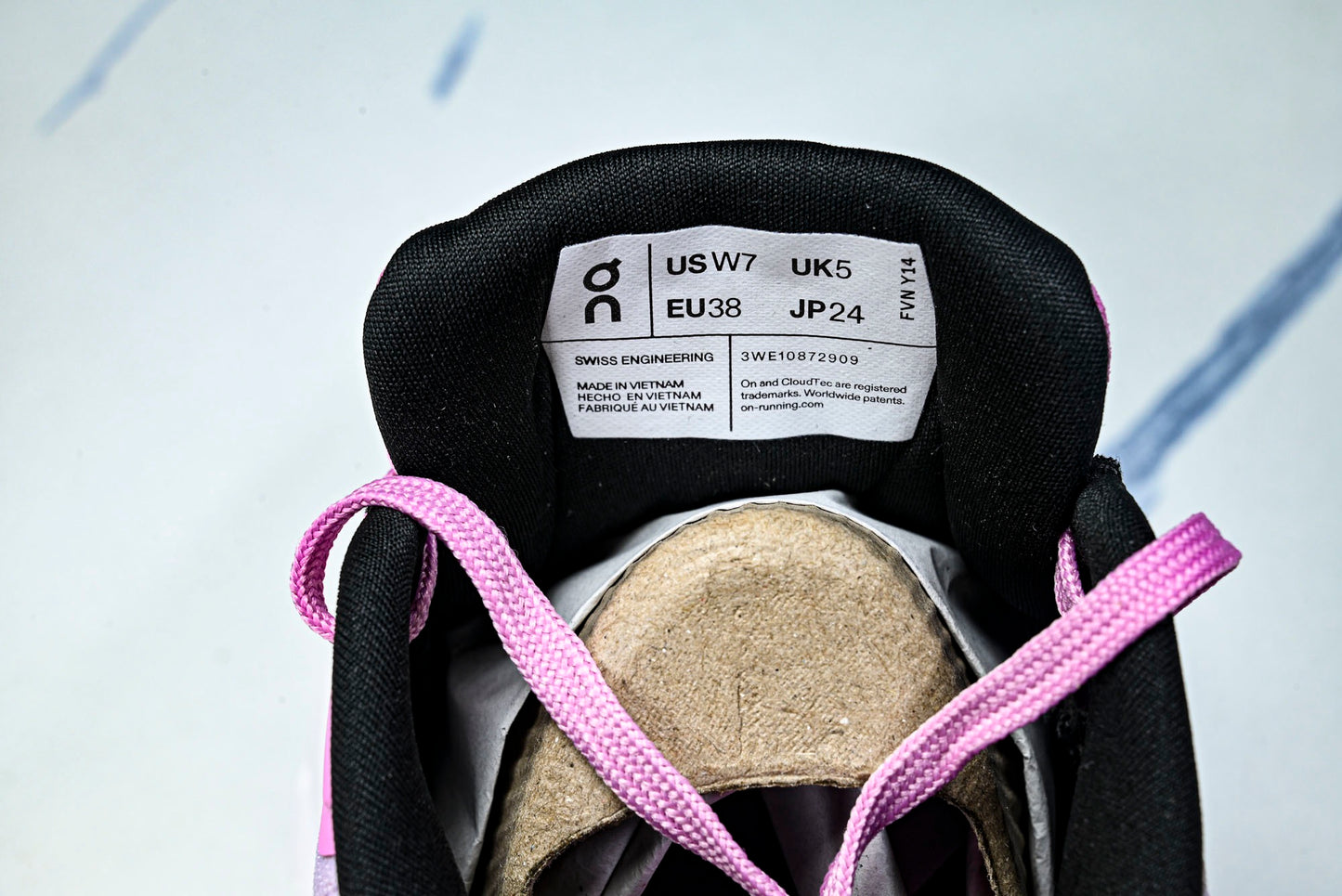 ON CLOUDTILT 2.0 x LOEWE (Varios)