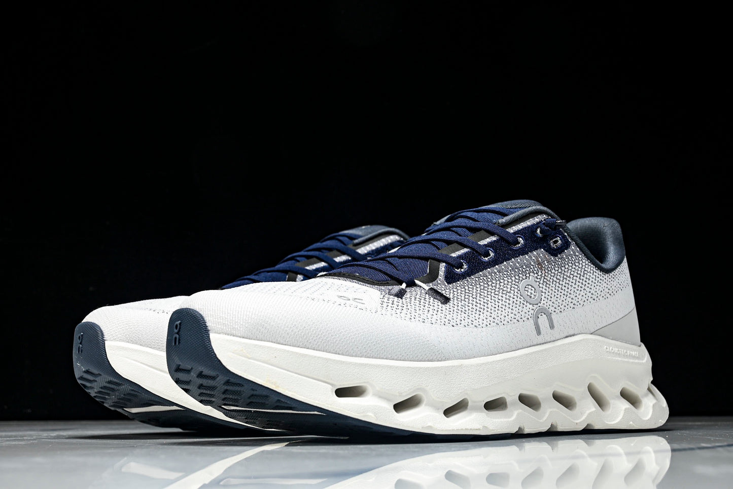 ON CLOUDTILT (Varios)