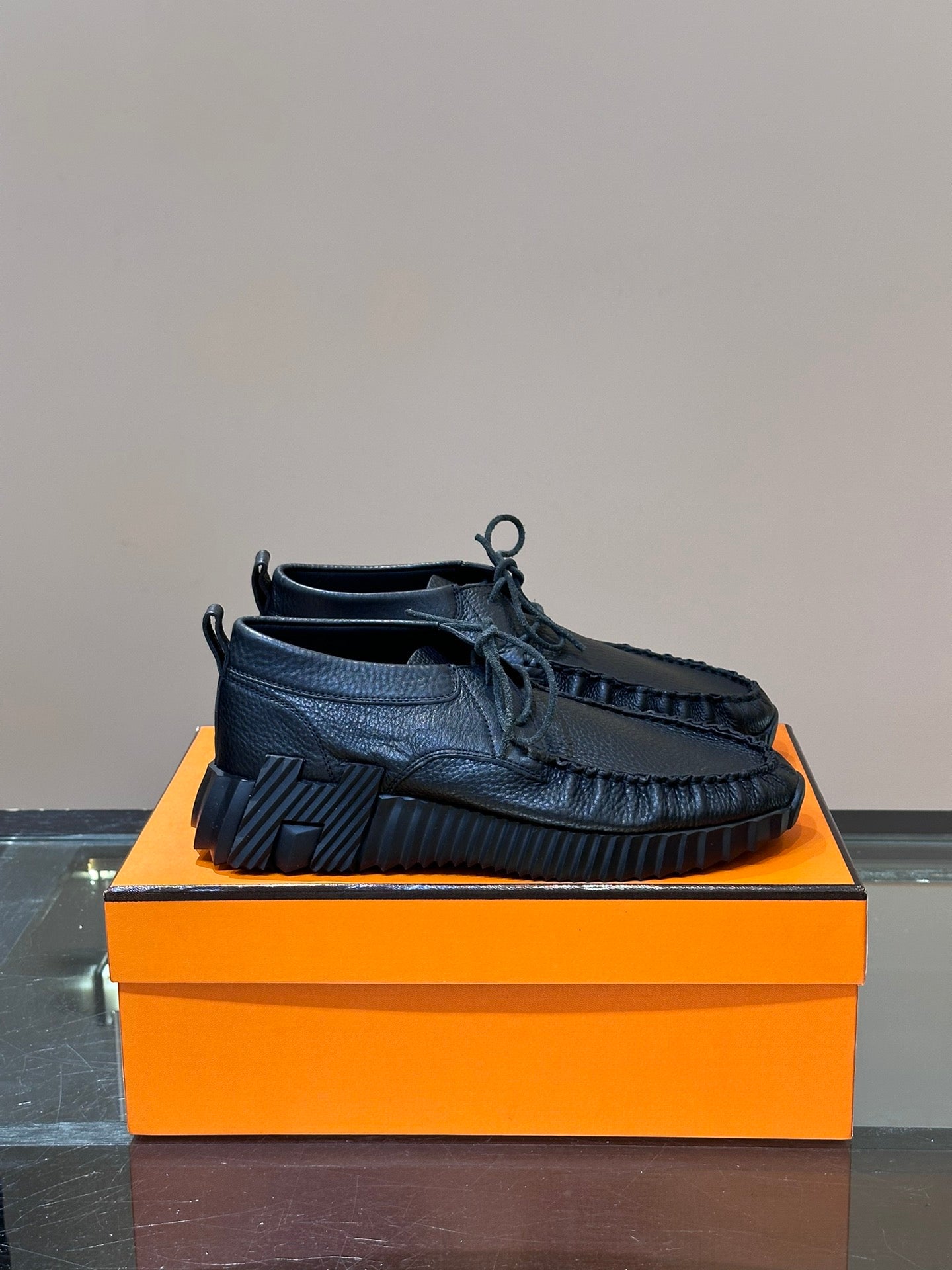 HERMES Bouncing sneaker shoes (VARIOS)