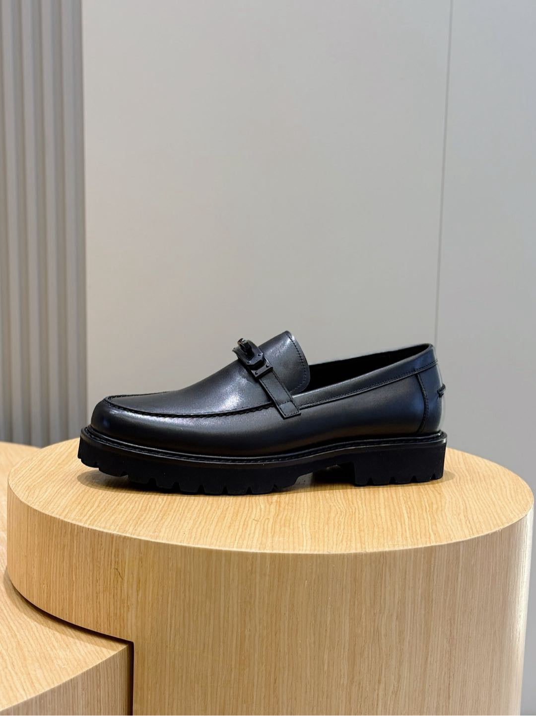 HERMES Casual Shoes