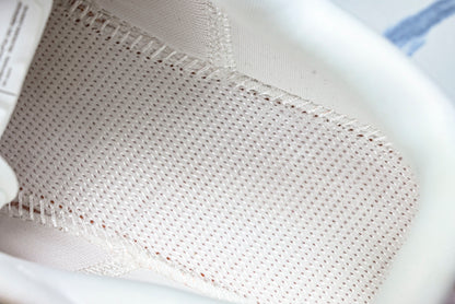 ON CLOUDTILT (Varios)