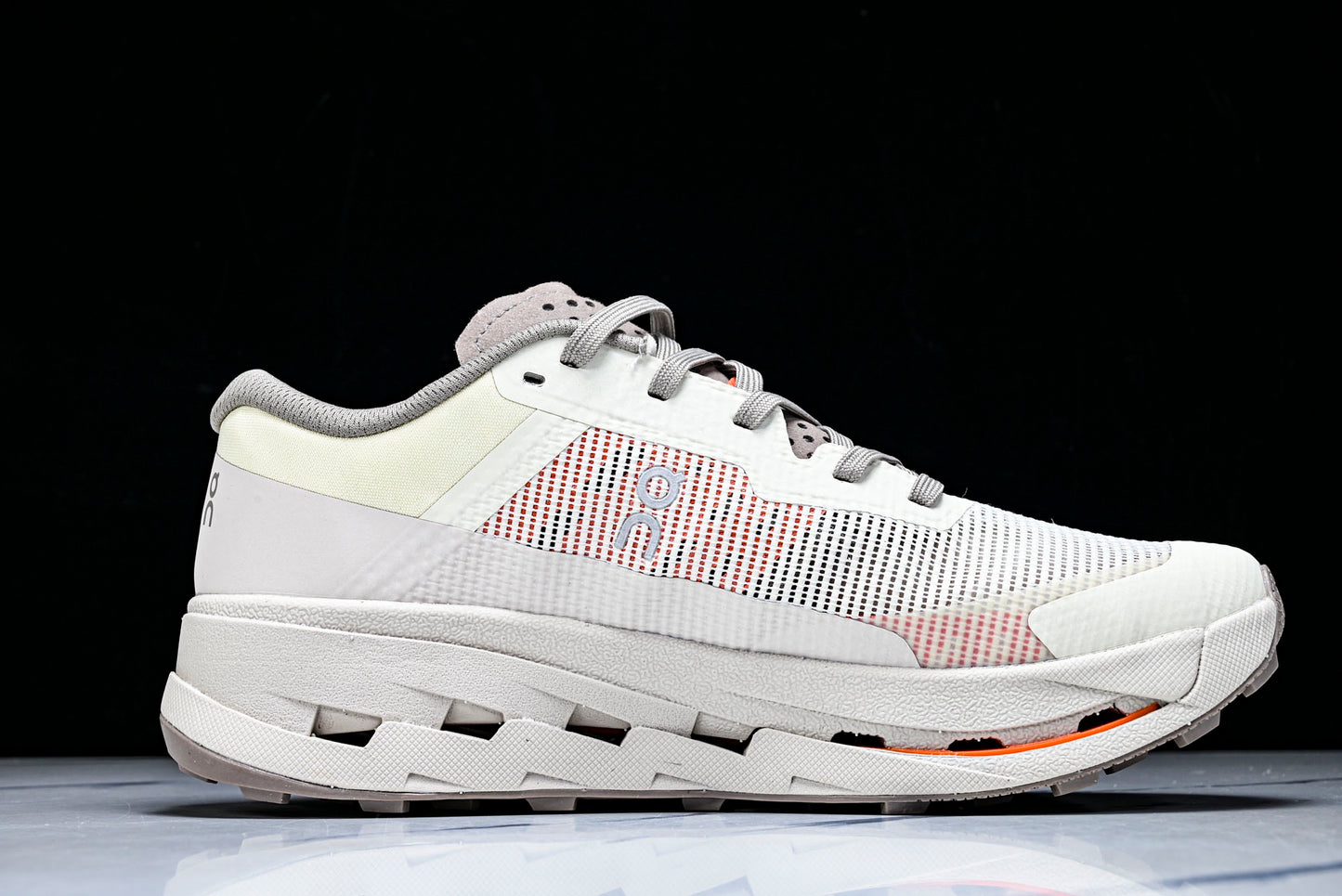 ON CLOUDMONSTER (Varios)