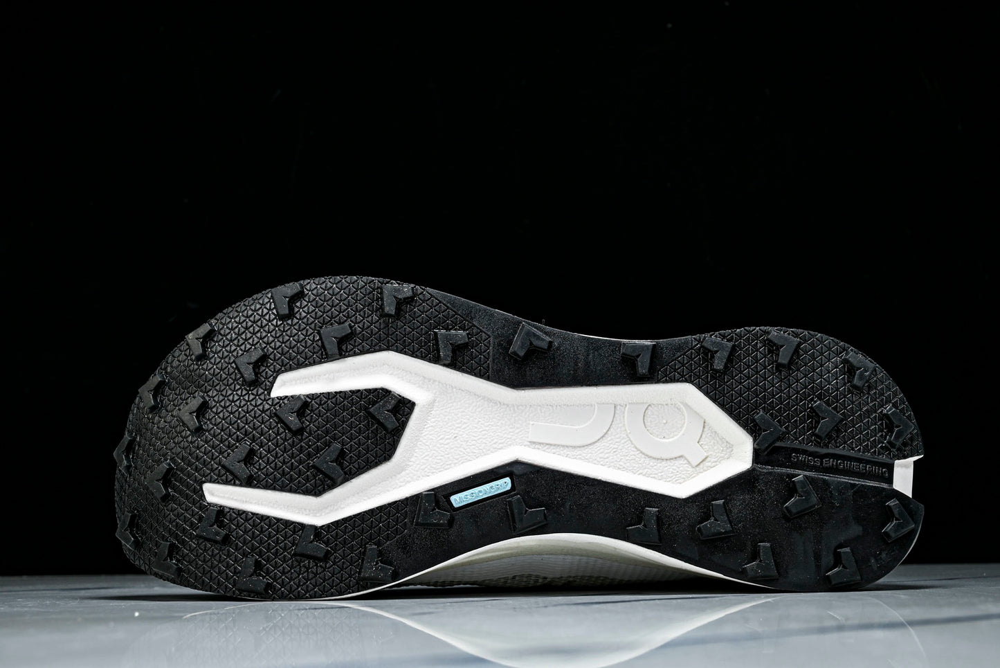 ON CLOUDMONSTER (Varios)