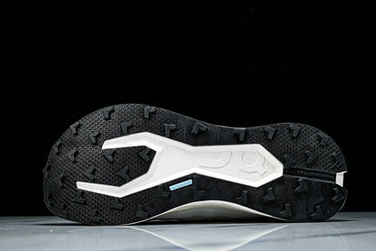 ON CLOUDMONSTER (Varios)