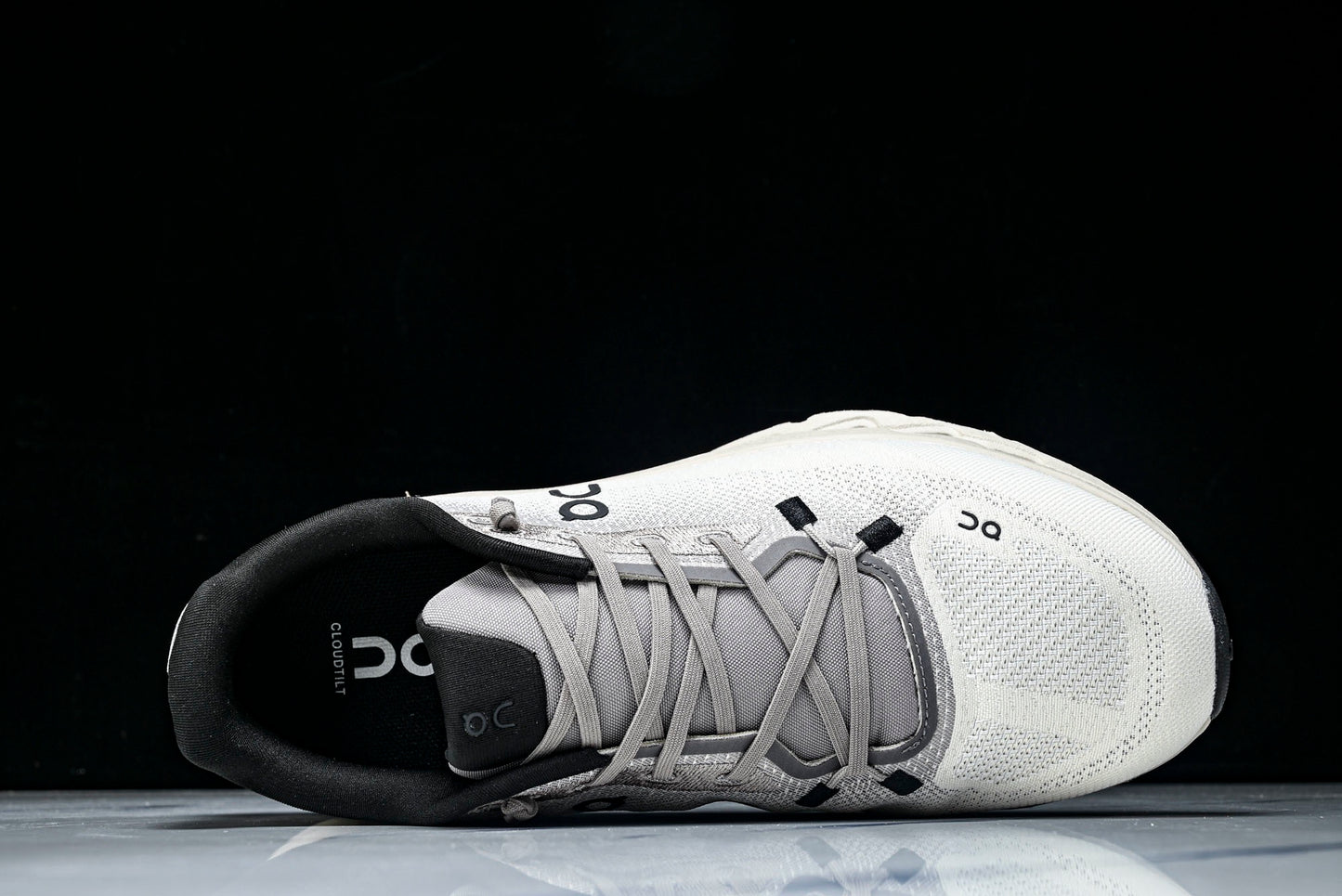 ON CLOUDTILT (Varios)