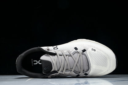 ON CLOUDTILT (Varios)