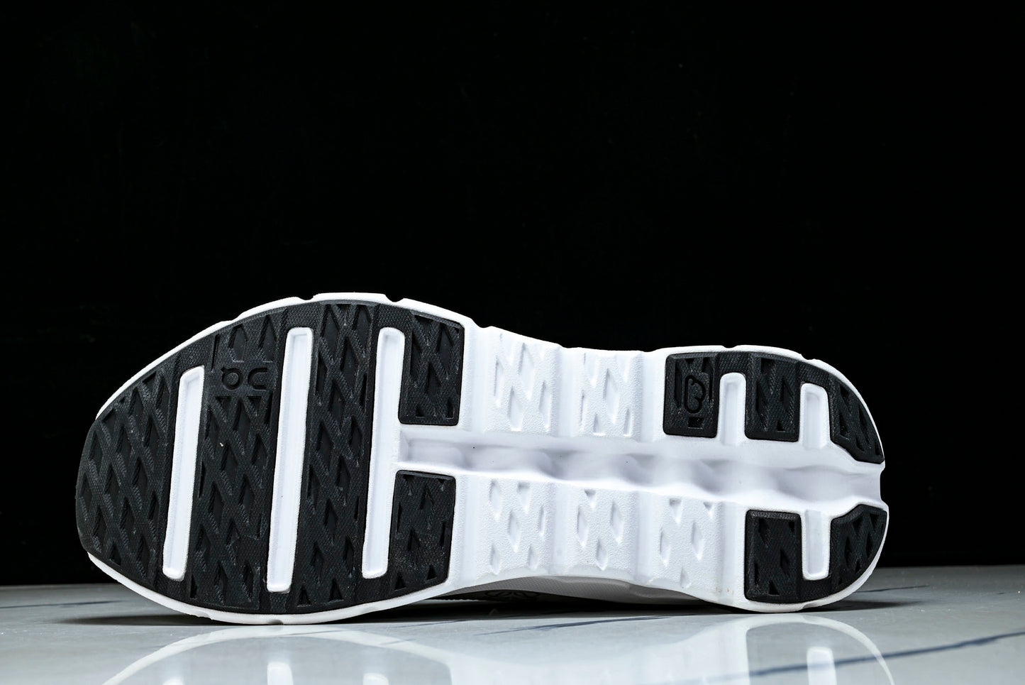 ON CLOUDTILT 2.0 x LOEWE (Varios)