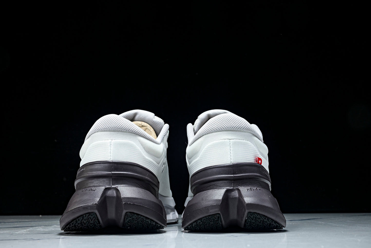 ON CLOUDFLAYER5 (Varios)