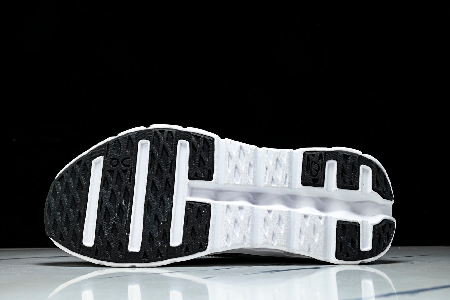 ON CLOUDTILT 2.0 x LOEWE (Varios)