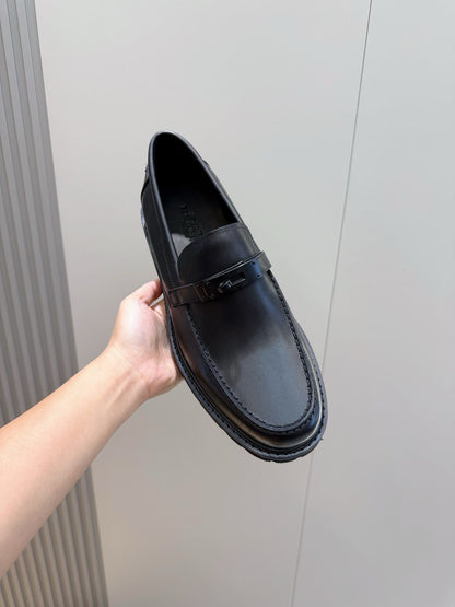 HERMES Casual Shoes