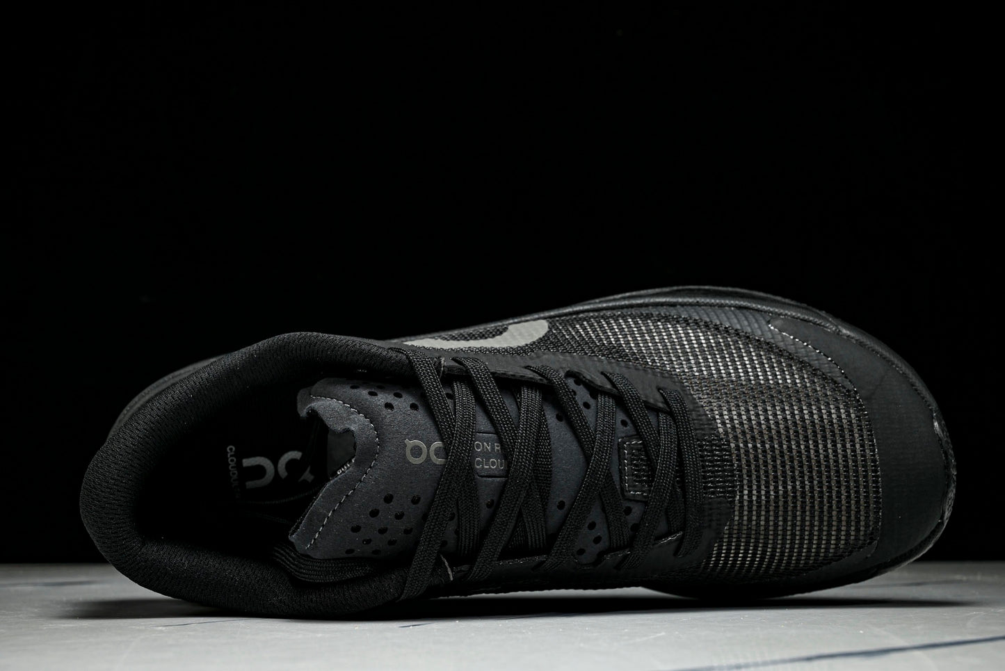 ON CLOUDMONSTER (Varios)