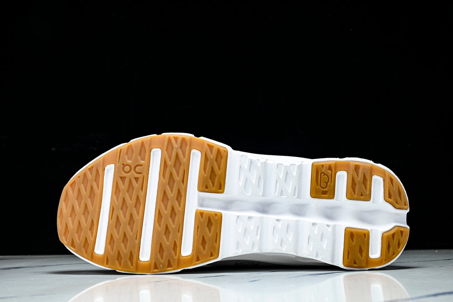 ON CLOUDTILT 2.0 x LOEWE (Varios)