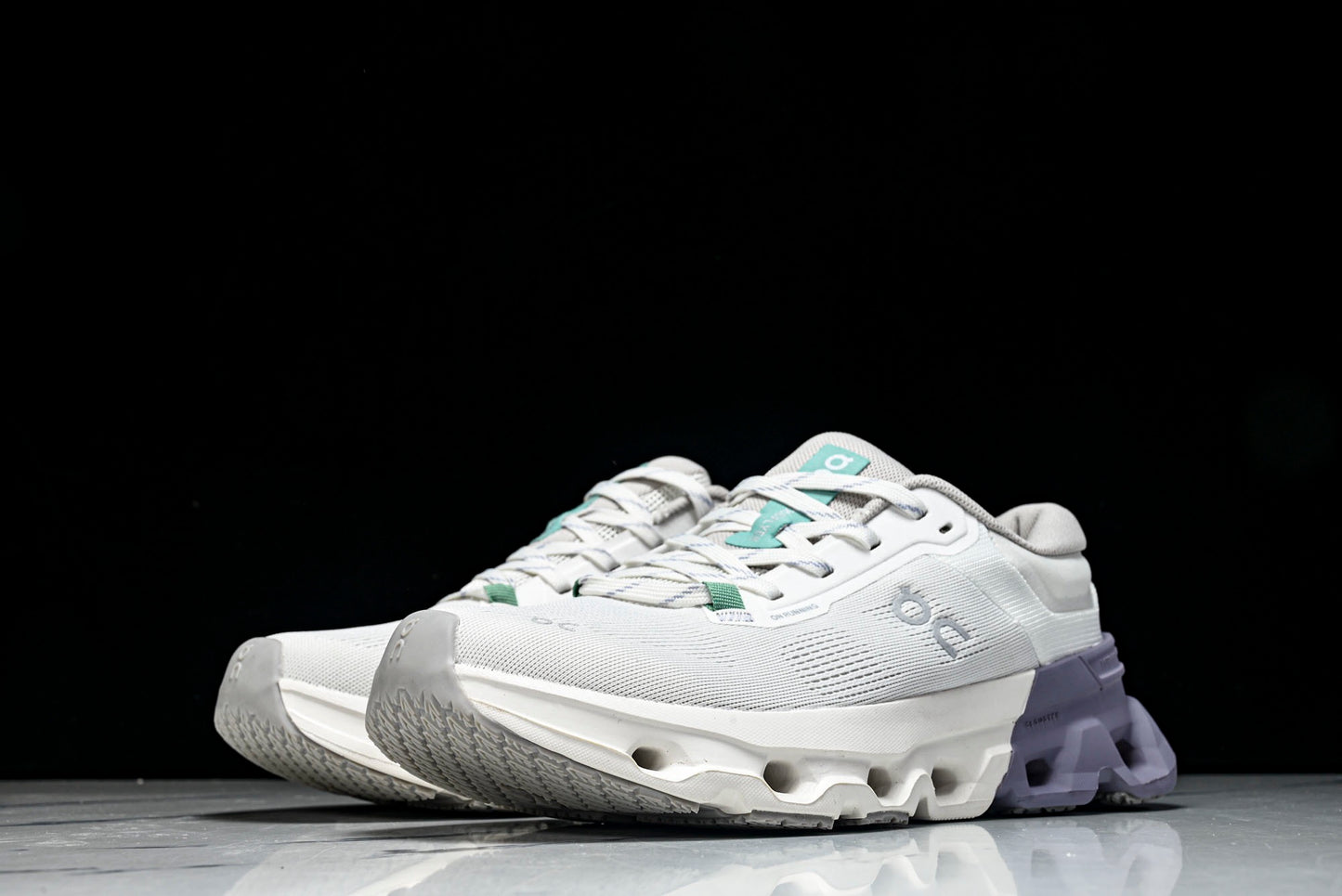 ON CLOUDFLAYER5 (Varios)