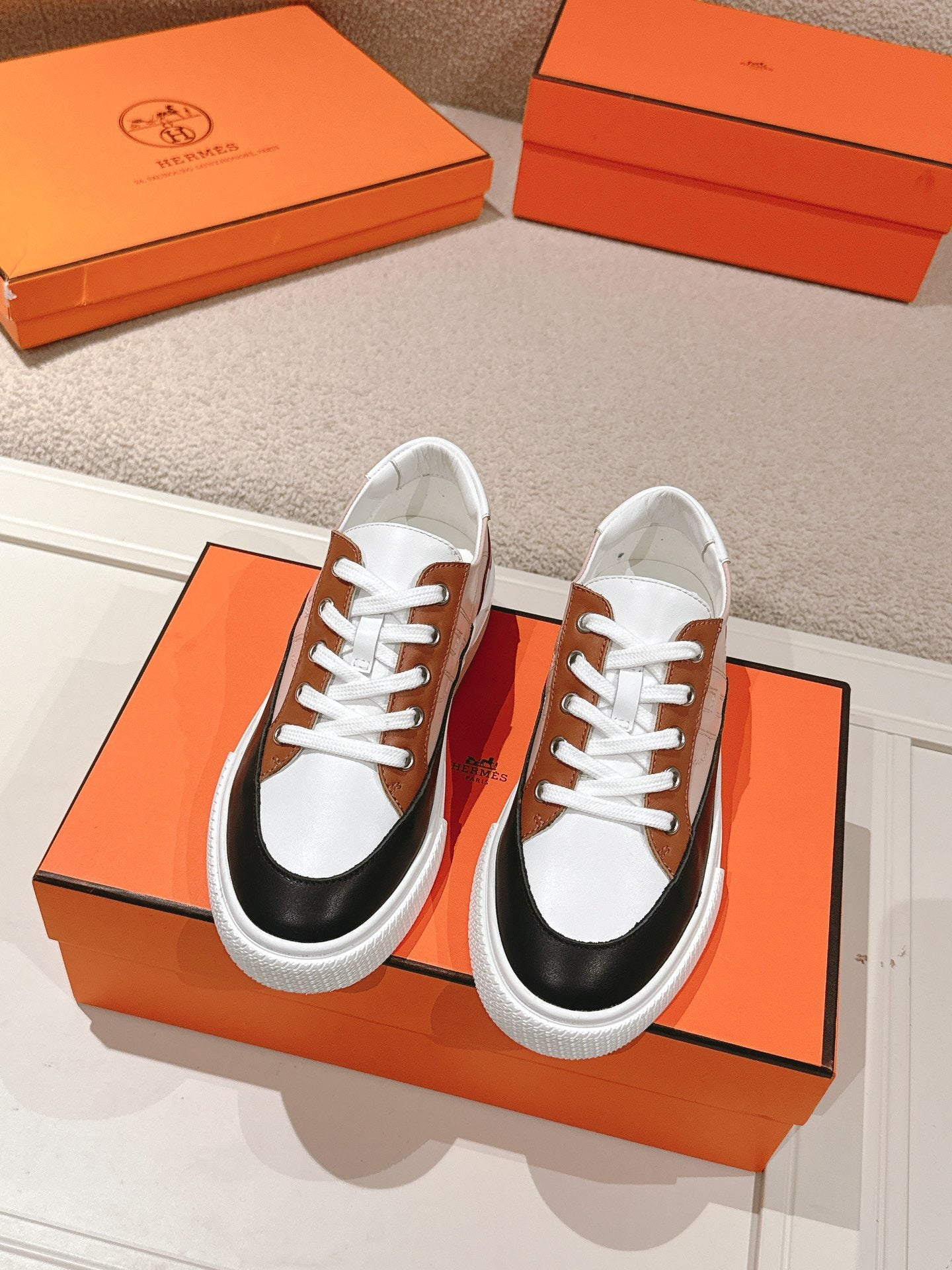 HERMES Deep Sneakers